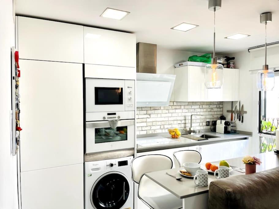 Nuevo!! Apartamento Lujo&Confort. Parking Seville Exterior photo